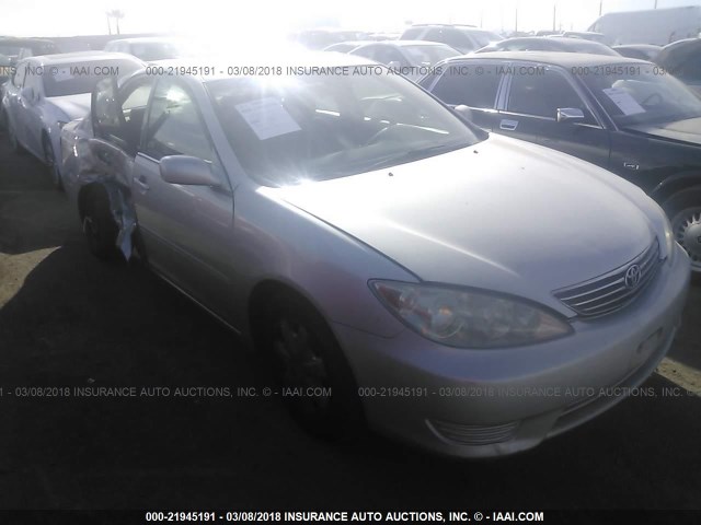 4T1BE32K85U551248 - 2005 TOYOTA CAMRY LE/XLE/SE SILVER photo 1