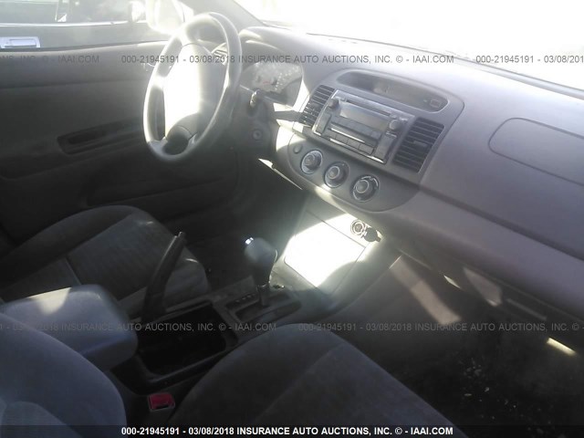 4T1BE32K85U551248 - 2005 TOYOTA CAMRY LE/XLE/SE SILVER photo 5