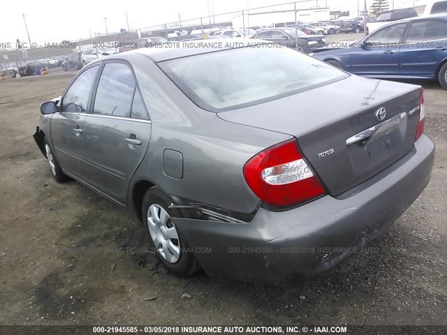 4T1BE32K03U664219 - 2003 TOYOTA CAMRY LE/XLE/SE GRAY photo 3