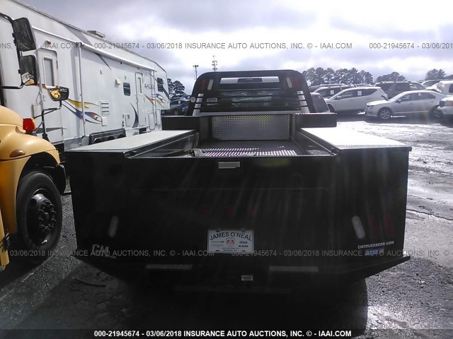 3C7WRNFL9GG238579 - 2016 RAM 5500 WHITE photo 8