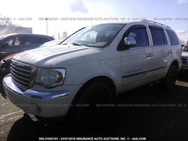 1A8HW58N28F127381 - 2008 CHRYSLER ASPEN LIMITED WHITE photo 2
