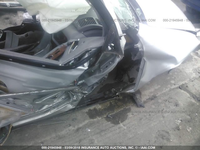 JTDBE30K520129965 - 2002 TOYOTA CAMRY LE/XLE/SE SILVER photo 6