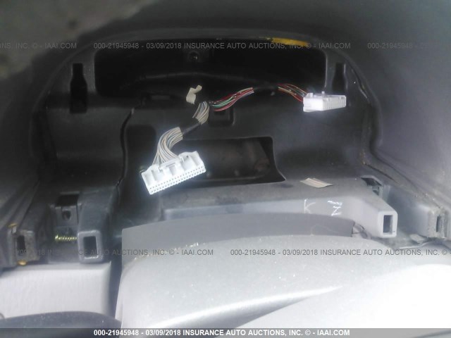 JTDBE30K520129965 - 2002 TOYOTA CAMRY LE/XLE/SE SILVER photo 7