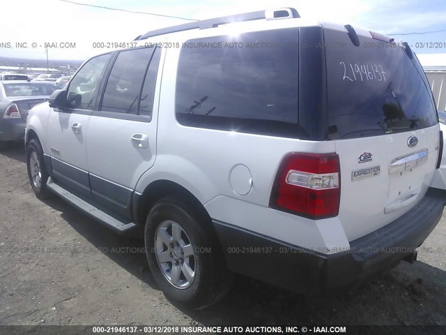 1FMFU15517LA39158 - 2007 FORD EXPEDITION XLT თეთრი ფოტო 3