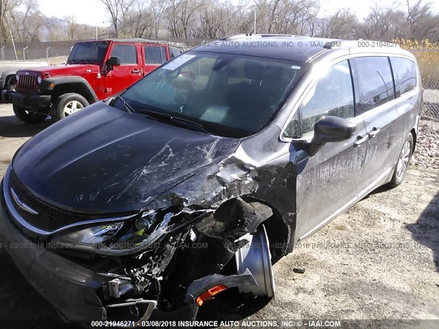 2C4RC1BG4HR704315 - 2017 CHRYSLER PACIFICA TOURING L GRAY photo 2