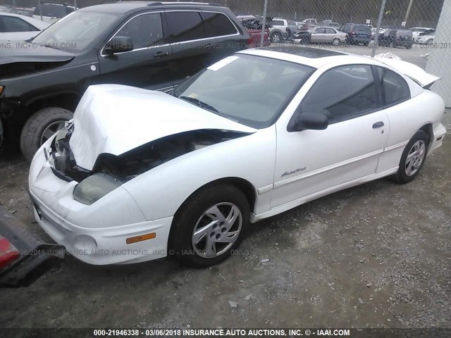 1G2JB124017141460 - 2001 PONTIAC SUNFIRE SE WHITE photo 2