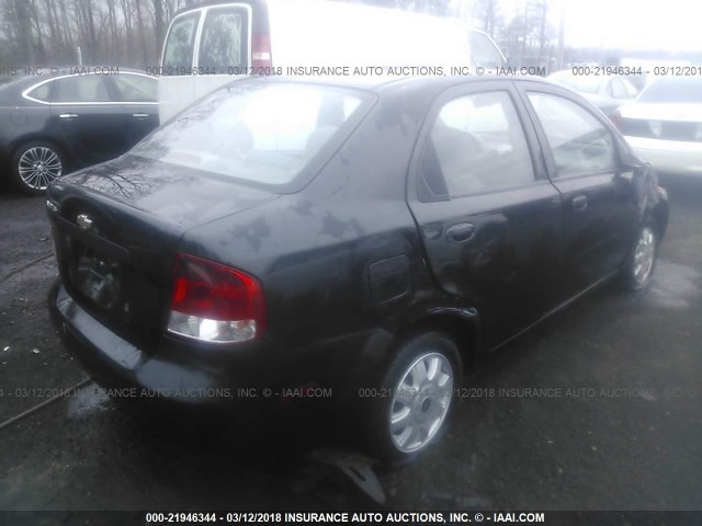 KL1TJ52694B267129 - 2004 CHEVROLET AVEO LS BLACK photo 4