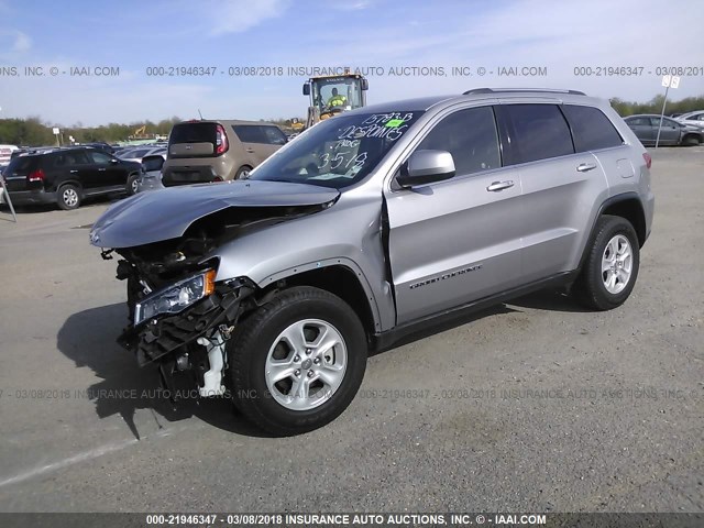 1C4RJEAG6HC887952 - 2017 JEEP GRAND CHEROKEE LAREDO GRAY photo 2