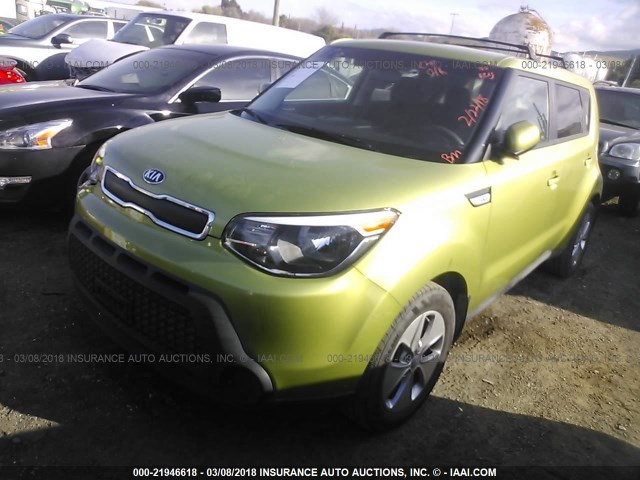 KNDJN2A23F7778715 - 2015 KIA SOUL GREEN photo 2