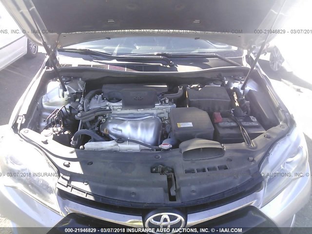 4T1BF1FK6GU240044 - 2016 TOYOTA CAMRY LE/XLE/SE/XSE SILVER photo 10