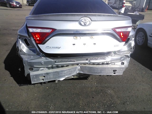 4T1BF1FK6GU240044 - 2016 TOYOTA CAMRY LE/XLE/SE/XSE SILVER photo 6