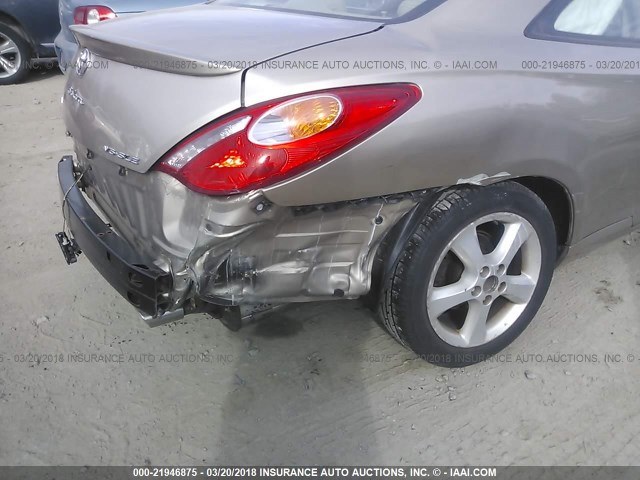 4T1CA30P45U054292 - 2005 TOYOTA CAMRY SOLARA SE/SLE GOLD photo 6