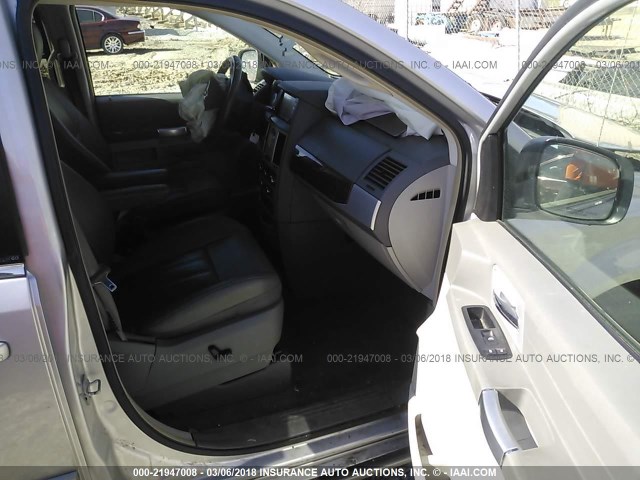 2A8HR54P98R795833 - 2008 CHRYSLER TOWN & COUNTRY TOURING SILVER photo 5