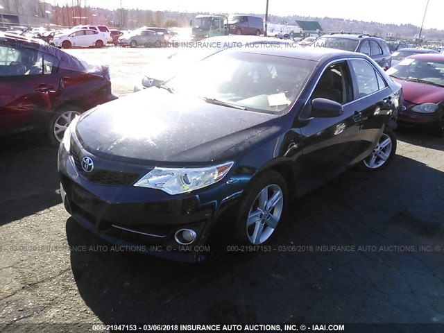 4T1BF1FK5CU092351 - 2012 TOYOTA CAMRY SE/LE/XLE BLACK photo 2