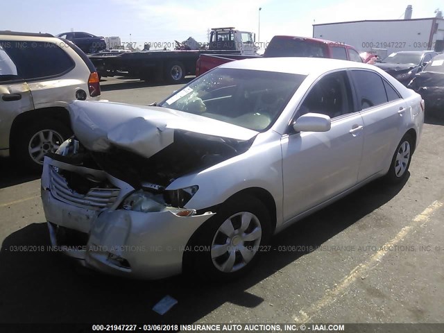 4T4BE46K99R101801 - 2009 TOYOTA CAMRY SE/LE/XLE SILVER photo 2