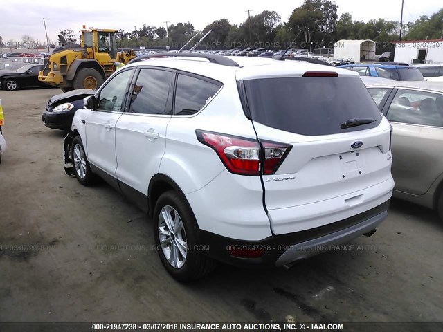 1FMCU9GD5JUA72137 - 2018 FORD ESCAPE SE WHITE photo 3