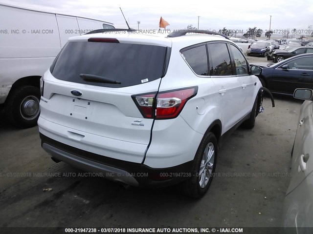 1FMCU9GD5JUA72137 - 2018 FORD ESCAPE SE WHITE photo 4