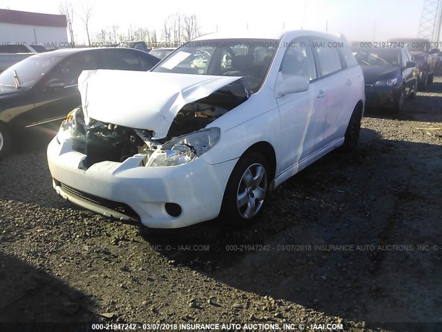 2T1KR32E05C352582 - 2005 TOYOTA COROLLA MATRIX XR WHITE photo 2