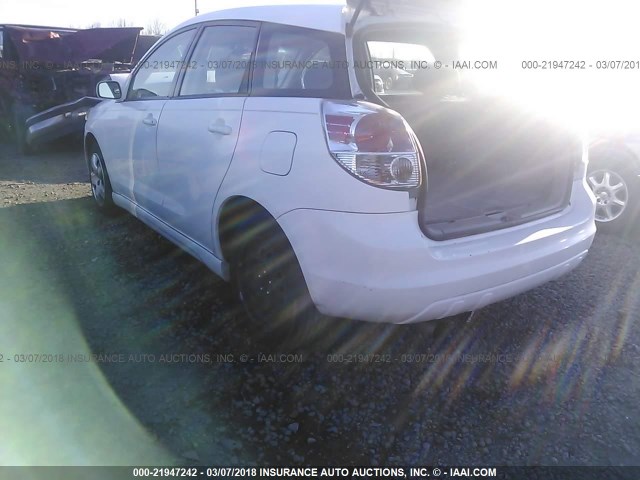 2T1KR32E05C352582 - 2005 TOYOTA COROLLA MATRIX XR WHITE photo 3