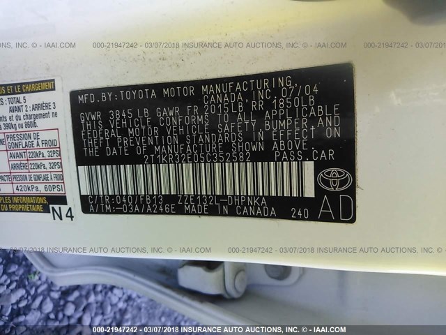 2T1KR32E05C352582 - 2005 TOYOTA COROLLA MATRIX XR WHITE photo 9