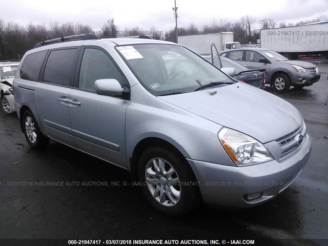 KNDMB233386239421 - 2008 KIA SEDONA EX/LX SILVER photo 1