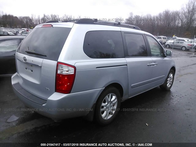 KNDMB233386239421 - 2008 KIA SEDONA EX/LX SILVER photo 4