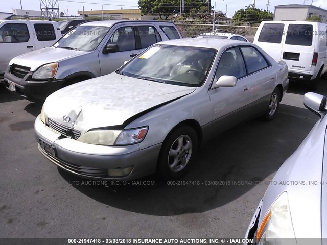 JT8BF28G6X0169551 - 1999 LEXUS ES 300 SILVER photo 2