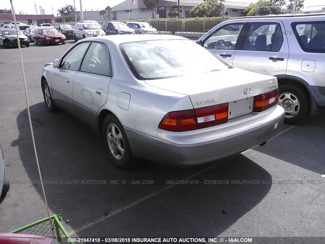 JT8BF28G6X0169551 - 1999 LEXUS ES 300 SILVER photo 3