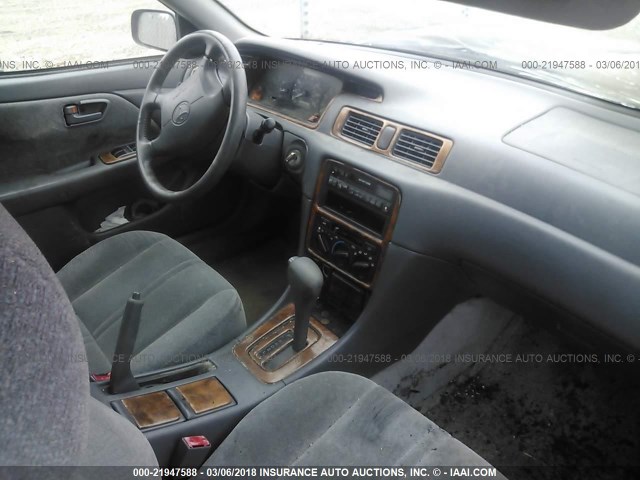 4T1BF22K9VU032118 - 1997 TOYOTA CAMRY CE/LE/XLE BLACK photo 5
