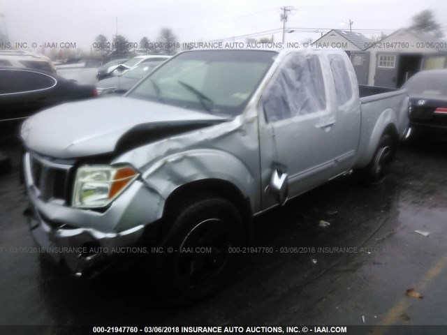 1N6AD06WX5C448558 - 2005 NISSAN FRONTIER KING CAB LE/SE/OFF ROAD SILVER photo 2