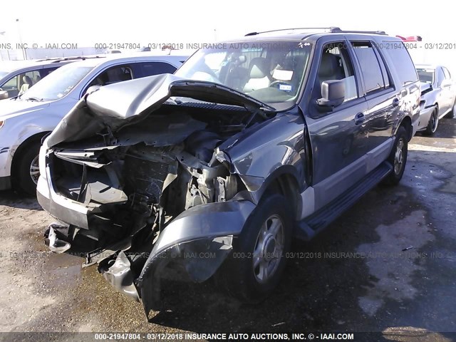 1FMRU15W03LA10511 - 2003 FORD EXPEDITION XLT ნაცრისფერი ფოტო 2