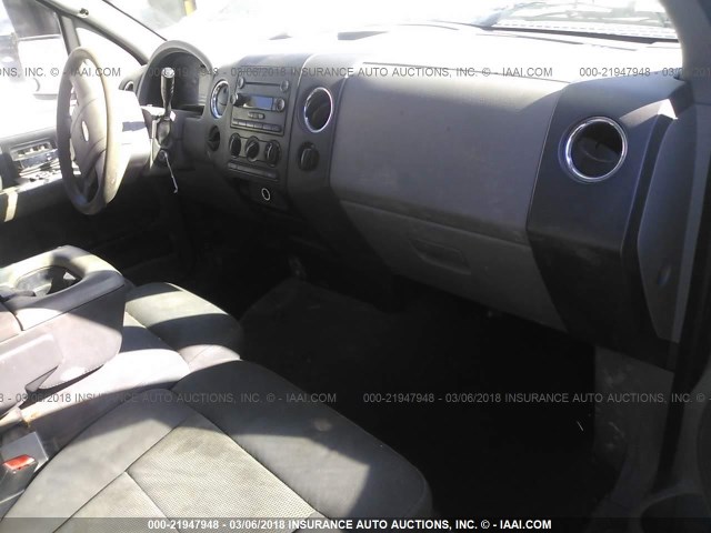 1FTRW12W05KD48535 - 2005 FORD F150 SUPERCREW SILVER photo 5