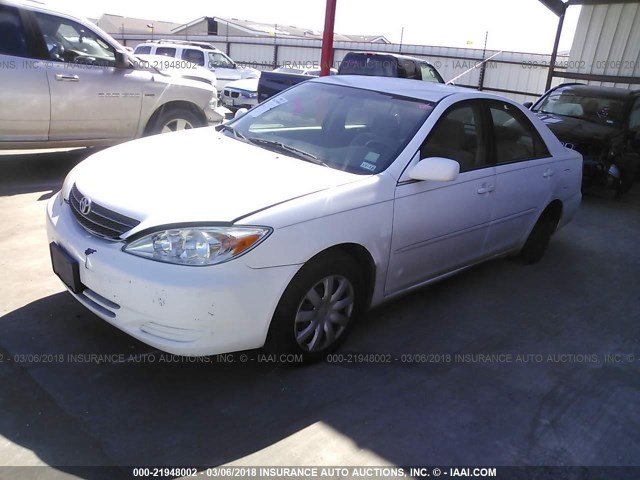 JTDBE32K420078360 - 2002 TOYOTA CAMRY LE/XLE/SE WHITE photo 2