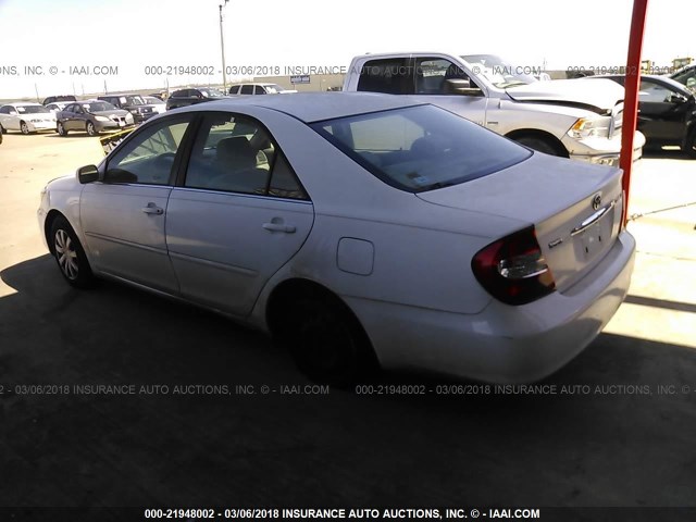 JTDBE32K420078360 - 2002 TOYOTA CAMRY LE/XLE/SE Ақ фото 3