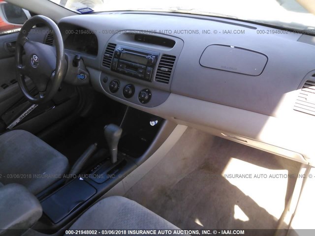 JTDBE32K420078360 - 2002 TOYOTA CAMRY LE/XLE/SE Ақ фото 5