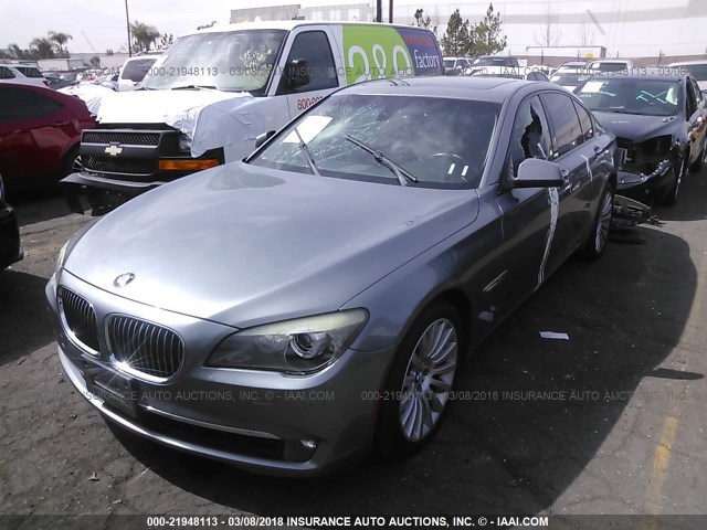 WBAKA83519CY33844 - 2009 BMW 750 I GRAY photo 2