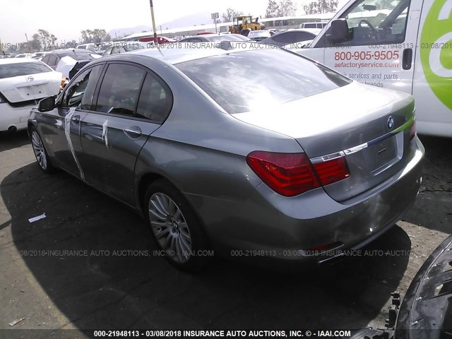 WBAKA83519CY33844 - 2009 BMW 750 I GRAY photo 3