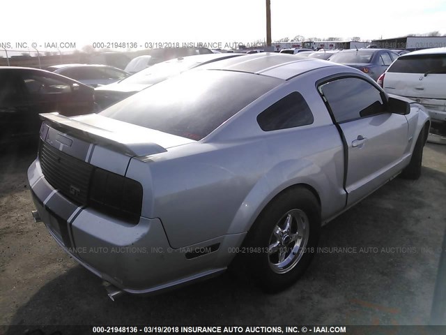 1ZVHT82H765173941 - 2006 FORD MUSTANG GT SILVER photo 4