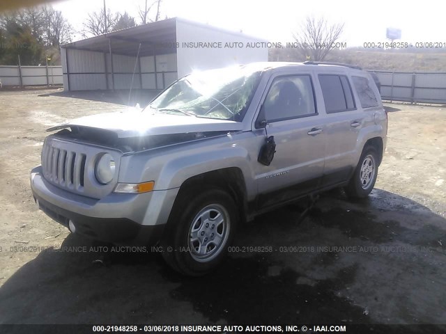 1C4NJPBB0FD186473 - 2015 JEEP PATRIOT SPORT SILVER photo 2