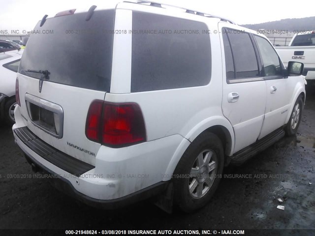 5LMFU285X6LJ24867 - 2006 LINCOLN NAVIGATOR WHITE photo 4