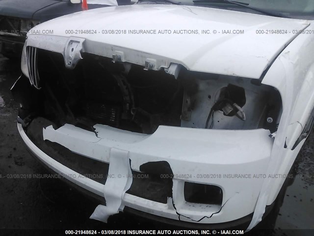 5LMFU285X6LJ24867 - 2006 LINCOLN NAVIGATOR WHITE photo 6