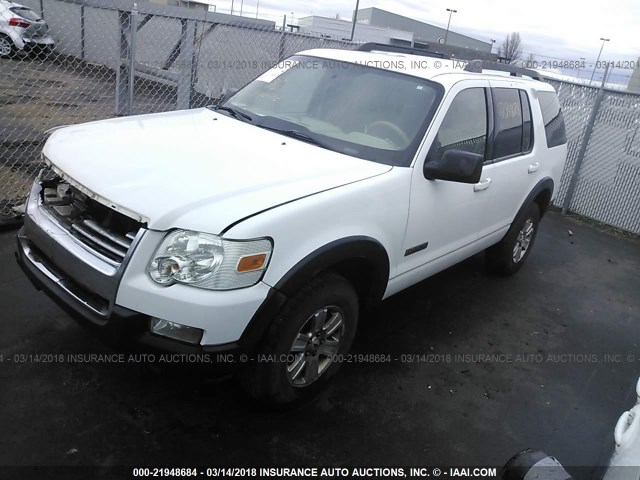 1FMEU73E27UA67935 - 2007 FORD EXPLORER XLT WHITE photo 2