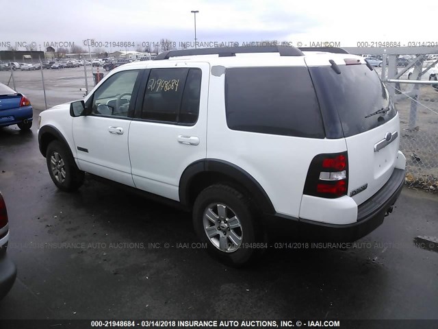 1FMEU73E27UA67935 - 2007 FORD EXPLORER XLT WHITE photo 3