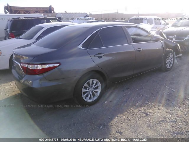 4T4BF1FK5GR534072 - 2016 TOYOTA CAMRY LE/XLE/SE/XSE GRAY photo 4