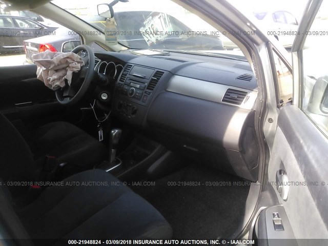 3N1BC13E67L436848 - 2007 NISSAN VERSA S/SL SILVER photo 5