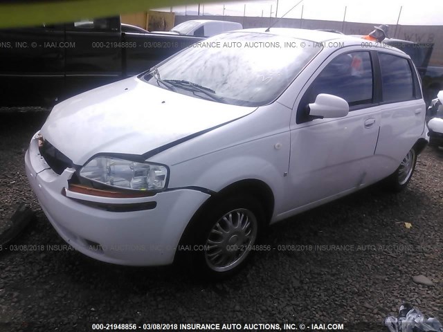 KL1TD66617B745944 - 2007 CHEVROLET AVEO LS WHITE photo 2