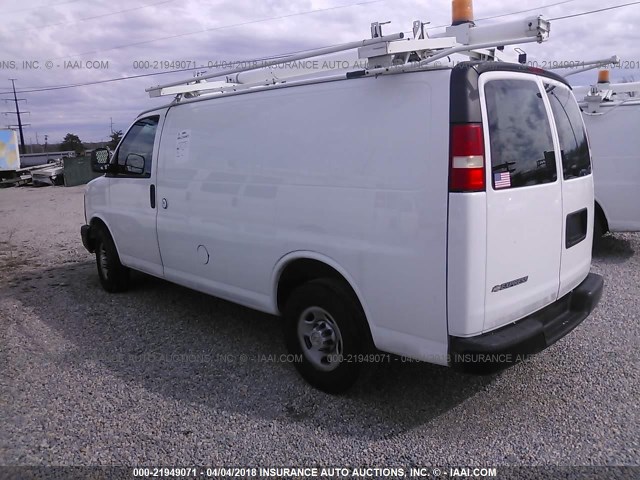 1GCGG25C481214732 - 2008 CHEVROLET EXPRESS G2500  WHITE photo 3