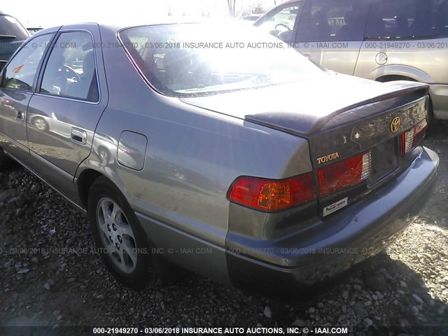 4T1BG22K3YU671323 - 2000 TOYOTA CAMRY CE/LE/XLE თაფლისფერი ფოტო 3