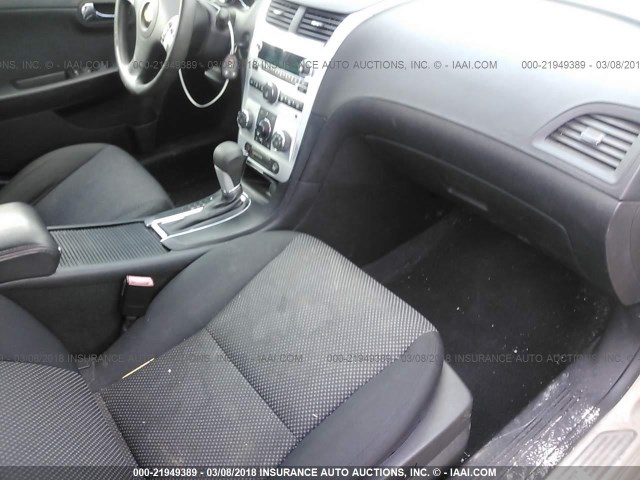 1G1ZC5EU4BF143534 - 2011 CHEVROLET MALIBU 1LT 金色 照片 5