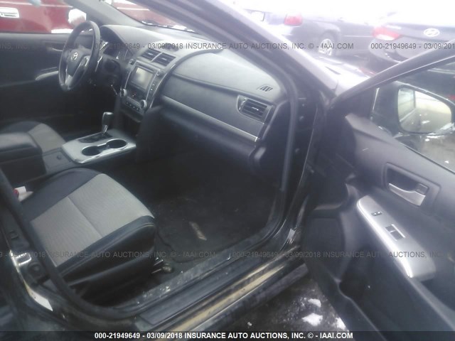 4T1BF1FK5CU014863 - 2012 TOYOTA CAMRY SE/LE/XLE შავი ფოტო 5